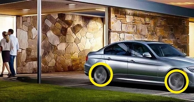 Stupid Photoshop fails fake car