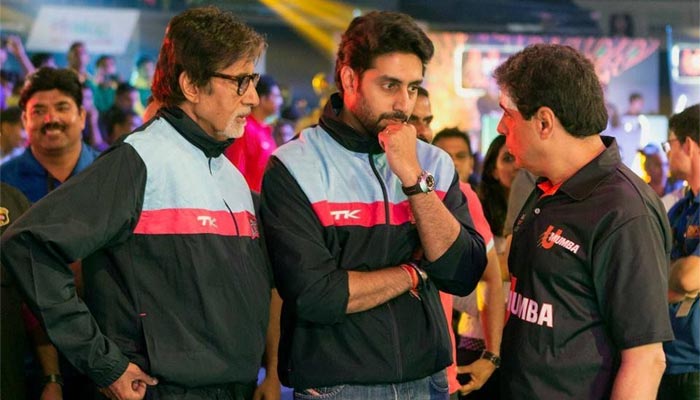 Pro Kabaddi League Team owners Abhishek Bachchan and Ronnie Screwvala with Amitabh Bachchan